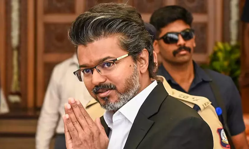 മോദിയുമായി കൂടിക്കാഴ്ച നടത്തിയ വിജയ് കോൺഗ്രസ് നേതാക്കളെ കാണാതെ മടങ്ങിയതിൽ അഭ്യൂഹം, പക്ഷേ കാരണം ഇതാണ്... മോദിയുമായി കൂടിക്കാഴ്ച നടത്തിയ വിജയ് കോൺഗ്രസ് നേതാക്കളെ കാണാതെ മടങ്ങിയതിൽ അഭ്യൂഹം, പക്ഷേ കാരണം ഇതാണ്...