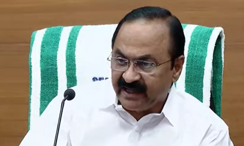 മൗനം വെടിഞ്ഞ് മുഖ്യമന്ത്രി; ഇ.ഡി റെയ്ഡിൽ സംസ്ഥാനത്തിന് റോളില്ല മൗനം വെടിഞ്ഞ് മുഖ്യമന്ത്രി; ഇ.ഡി റെയ്ഡിൽ സംസ്ഥാനത്തിന് റോളില്ല