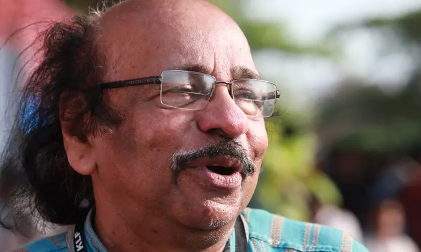 വന്ദേമാതരത്തിന്റെ രണ്ടാം ഭാഗം ദേശീയഗീതമായി അംഗീകരിക്കുക അസാധ്യം, അതിൽ വലിയ അപകടമുണ്ട്, വേണമെങ്കിൽ ക്ഷേത്രങ്ങളിൽ ചൊല്ലട്ടെ -കവി സച്ചിദാനന്ദൻ വന്ദേമാതരത്തിന്റെ രണ്ടാം ഭാഗം ദേശീയഗീതമായി അംഗീകരിക്കുക അസാധ്യം, അതിൽ വലിയ അപകടമുണ്ട്, വേണമെങ്കിൽ ക്ഷേത്രങ്ങളിൽ ചൊല്ലട്ടെ -കവി സച്ചിദാനന്ദൻ