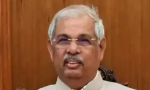 വന്ദേമാതരം പൂര്‍ണമായി ആലപിക്കാത്തത് പ്രോട്ടോകോള്‍ ലംഘനം -ഗവർണർ