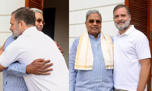 കർണാടക: നാലുദിവസത്തിനിടെ സിദ്ധരാമയ്യ രണ്ടാം തവണയും ഡൽഹിയിൽ, കൂടെ മകനും