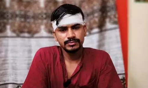 അസമിൽ മാധ്യമപ്രവർത്തകന് മർദ്ദനം; മീഡിയ ഓഫീസ് തല്ലിത്തകർത്തു അസമിൽ മാധ്യമപ്രവർത്തകന് മർദ്ദനം; മീഡിയ ഓഫീസ് തല്ലിത്തകർത്തു