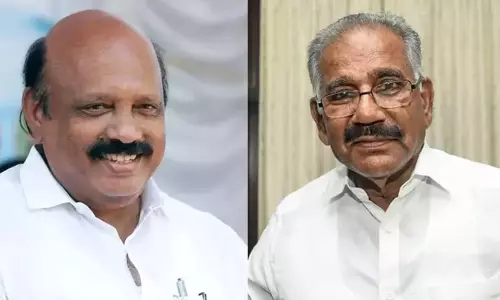 ദേശീയ നേതൃത്വവുമായുള്ള ബന്ധം വിച്ഛേദിച്ച് എൻ.സി.പി കേരള ഘടകം; പാർട്ടി പിളർന്നു ദേശീയ നേതൃത്വവുമായുള്ള ബന്ധം വിച്ഛേദിച്ച് എൻ.സി.പി കേരള ഘടകം; പാർട്ടി പിളർന്നു