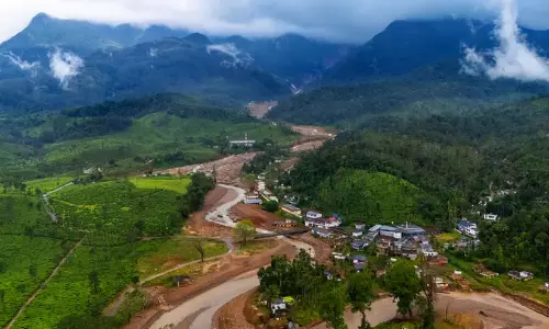 കാട്ടാന ആക്രമണത്തില് വീട്ടമ്മ കൊല്ലപ്പെട്ടതിനു കാരണം അനിയന്ത്രിത ടൂറിസവും നിയമവിരുദ്ധ നിര്മിതികളും -പ്രകൃതി സംരക്ഷണ സമിതി കാട്ടാന ആക്രമണത്തില് വീട്ടമ്മ കൊല്ലപ്പെട്ടതിനു കാരണം അനിയന്ത്രിത ടൂറിസവും നിയമവിരുദ്ധ നിര്മിതികളും -പ്രകൃതി സംരക്ഷണ സമിതി