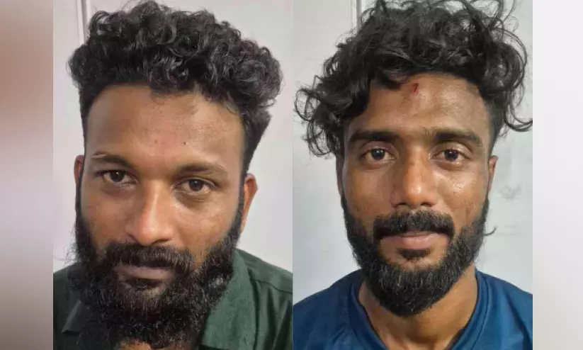 വാഹനത്തില് കറങ്ങി നടന്ന് മയക്കുമരുന്ന് വില്പന; രണ്ട് പേര് പിടിയില് വാഹനത്തില് കറങ്ങി നടന്ന് മയക്കുമരുന്ന് വില്പന; രണ്ട് പേര് പിടിയില്
