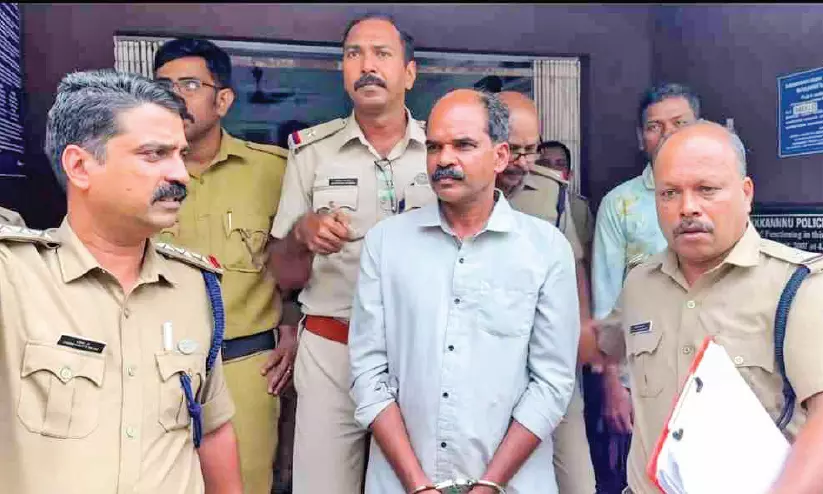 വിശ്വസ്തനായ അയൽവാസി കൊലയാളിയായി; കനകക്കുന്നിനെ ഞെട്ടിച്ച് പ്രകാശന്റെ ക്രൂരത വിശ്വസ്തനായ അയൽവാസി കൊലയാളിയായി; കനകക്കുന്നിനെ ഞെട്ടിച്ച് പ്രകാശന്റെ ക്രൂരത