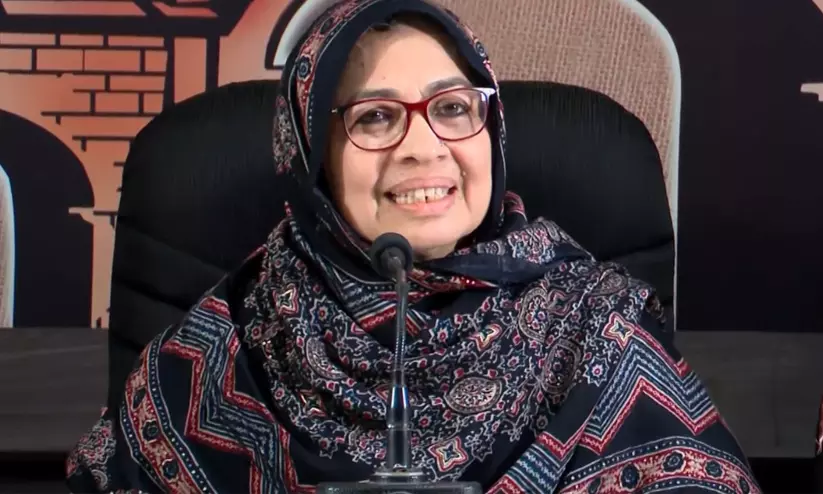 ആർത്തവ അവധിയിൽ ആശങ്ക; പെൺകുട്ടികളുടെ സ്വകാര്യത സംരക്ഷിക്കണമെന്ന് നൂർബീന റഷീദ് ആർത്തവ അവധിയിൽ ആശങ്ക; പെൺകുട്ടികളുടെ സ്വകാര്യത സംരക്ഷിക്കണമെന്ന് നൂർബീന റഷീദ്