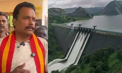 മുല്ലപ്പെരിയാറിൽ ജലനിരപ്പ് ഉയരുമ്പോൾ ഇടുക്കിയിലേക്ക് ഒഴുക്കുന്ന വെള്ളം തമിഴ്നാടിന് നൽകണം -ജഗനാഥ് മിശ്ര മുല്ലപ്പെരിയാറിൽ ജലനിരപ്പ് ഉയരുമ്പോൾ ഇടുക്കിയിലേക്ക് ഒഴുക്കുന്ന വെള്ളം തമിഴ്നാടിന് നൽകണം -ജഗനാഥ് മിശ്ര