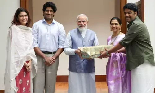 ഖുഷ്ബുവിന്‍റെ മകൾ അവന്തികയ്ക്ക് വിവാഹം; പ്രധാനമന്ത്രിയെ നേരിട്ടെത്തി ക്ഷണിച്ച് താരകുടുംബം