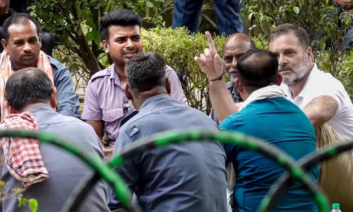 ‘വരുമാന മീറ്റർ നിലച്ചു, വിലക്കയറ്റത്തിന് ബ്രേക്കില്ല’ -ഓട്ടോ ഡ്രൈവർമാരുടെ ദുരിതം കേട്ട് രാഹുൽ ഗാന്ധി