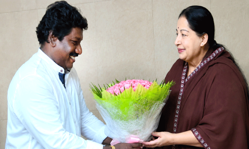 തമിഴ്നാട് മുഖ്യമന്ത്രിയായിരുന്ന ജയലളിതക്കൊപ്പം കരുണാസ്