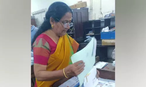 നാല് പതിറ്റാണ്ടിലേറെ കാൽനടയായി തപാൽ വിതരണം; ഒടുവിൽ സുശീല പടിയിറങ്ങി