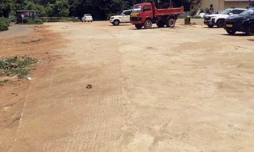 ഉ​ദ്ഘാ​ട​നം ക​ഴി​ഞ്ഞ് മൂ​ന്നു മാ​സം ക​ഴി​ഞ്ഞി​ട്ടും ഉ​പ​ക​രി​ക്കാ​തെ കോ​ട്ടാ​യി മി​നി ബ​സ് സ്റ്റാ​ൻ​ഡ്
