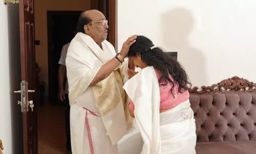 വെള്ളാപ്പള്ളിയെ സന്ദർശിച്ച് മന്ത്രി ബിന്ദു കൃഷ്ണ; അനുഗ്രഹം തേടിയുള്ള ചിത്രം സമൂഹമാധ്യമങ്ങളിൽ