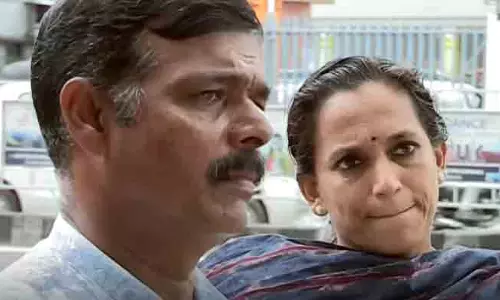 ‘ഒറ്റ ഫോൺകോളിൽ എല്ലാം പോയി... നമ്മുടെ കഷ്ടകാലം എന്ന് പറഞ്ഞാൽ മതി..’ -ഫോൺ എടുത്തതിന് പിന്നാലെ മാർട്ടിന് നഷ്ടമായത് മൂന്നു ലക്ഷം രൂപ ‘ഒറ്റ ഫോൺകോളിൽ എല്ലാം പോയി... നമ്മുടെ കഷ്ടകാലം എന്ന് പറഞ്ഞാൽ മതി..’ -ഫോൺ എടുത്തതിന് പിന്നാലെ മാർട്ടിന് നഷ്ടമായത് മൂന്നു ലക്ഷം രൂപ