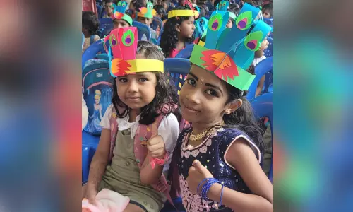കരുന്നുകൾ വീണ്ടും അക്ഷര മുറ്റത്തേക്ക്; പ്രവേശനോത്സവത്തിൽ വിദ്യാലയങ്ങൾ
