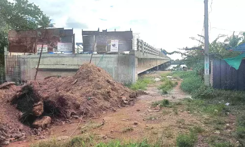 മാക്കേകടവ് പാലം അനുബന്ധ റോഡ് പണി തുടങ്ങി മാക്കേകടവ് പാലം അനുബന്ധ റോഡ് പണി തുടങ്ങി