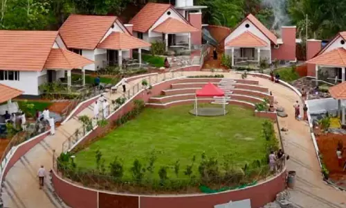 ആയിരങ്ങൾ ഒഴുകിയെത്തി; ഭിന്നശേഷി മക്കളുടെ ‘പൊരേക്കൂടൽ’ വിസ്മയമായി ആയിരങ്ങൾ ഒഴുകിയെത്തി; ഭിന്നശേഷി മക്കളുടെ ‘പൊരേക്കൂടൽ’ വിസ്മയമായി