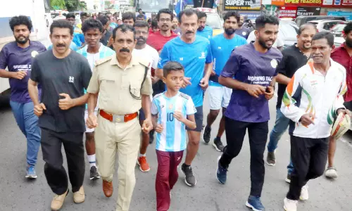 ലഹരിക്കെരിരെ ‘ഓടി’ സർവിസിന് തിരശീലയിട്ട് എക്സൈസ് ഉദ്യോഗസ്ഥൻ ലഹരിക്കെരിരെ ‘ഓടി’ സർവിസിന് തിരശീലയിട്ട് എക്സൈസ് ഉദ്യോഗസ്ഥൻ