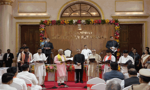 ബംഗാളിൽ 35 മന്ത്രിമാർ കൂടി അധികാരമേറ്റു