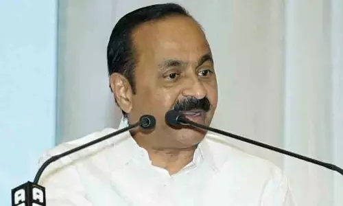 മുതിർന്ന ഐ.എ.എസ്​ ഉദ്യോഗസ്ഥരുമായി കൂടിക്കാഴ്​ച നടത്തി മുഖ്യമ​ന്ത്രി; സസ്​പെൻഷനിലുള്ളവരുടെ കാര്യം പരാമർശിച്ചില്ല