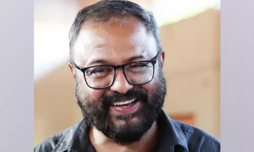 ശബ്ദ നാടക മാന്ത്രികൻ ശരത് ചന്ദ്രൻ ആകാശവാണിയുടെ പടിയിറങ്ങി ശബ്ദ നാടക മാന്ത്രികൻ ശരത് ചന്ദ്രൻ ആകാശവാണിയുടെ പടിയിറങ്ങി