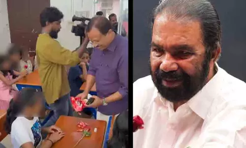 ‘എന്തിനാ ഇയാൾ അവിടെ പോയത്? പോകാതെ ഒഴിവാക്കാമായിരുന്നല്ലോ’ -കുട്ടികളെ അപമാനിച്ച സംഭവത്തിൽ വി. മുരളീധരനെതിരെ ശിവൻകുട്ടി ‘എന്തിനാ ഇയാൾ അവിടെ പോയത്? പോകാതെ ഒഴിവാക്കാമായിരുന്നല്ലോ’ -കുട്ടികളെ അപമാനിച്ച സംഭവത്തിൽ വി. മുരളീധരനെതിരെ ശിവൻകുട്ടി