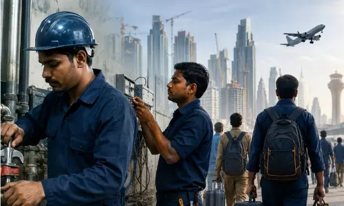 ഇനി പ്ലംബർമാരെ കിട്ടാൻ അങ്ങ് യൂറോപ്പിലേക്ക് പോവണം; ഇന്ത്യയിൽ ബ്ലൂ കോളർ തൊഴിലാളികൾ ഇല്ലാതാകുന്നു ഇനി പ്ലംബർമാരെ കിട്ടാൻ അങ്ങ് യൂറോപ്പിലേക്ക് പോവണം; ഇന്ത്യയിൽ ബ്ലൂ കോളർ തൊഴിലാളികൾ ഇല്ലാതാകുന്നു