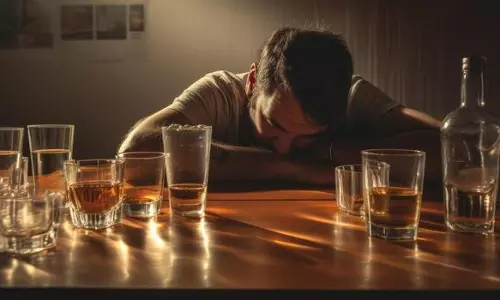 നാലിൽ ഒരാൾ മദ്യപാനി; കേരളത്തിലെ മദ്യോപയോഗം 14% കൂടി