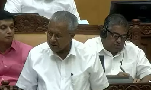 കൂട്ട സ്ഥലം മാറ്റത്തിനെതിരെ അടിയന്തര പ്രമേയം; രണ്ടാം ദിവസവും അനുമതി നിഷേധിച്ചതോടെ സഭ വിട്ടിറങ്ങി പ്രതിപക്ഷം