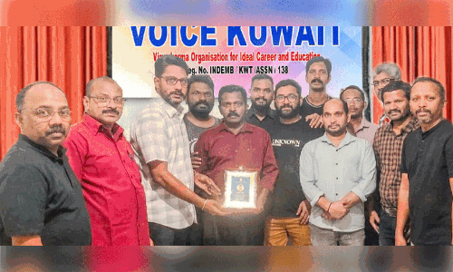 രമേശൻ ചാത്തോത്തിന് വോയ്സ് കുവൈത്ത് യാത്രയയപ്പ്