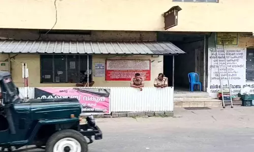 തൂ​ഫാ​നി​ൽ ഉ​ല​യു​മോ ലഹരി കേന്ദ്രങ്ങൾ?