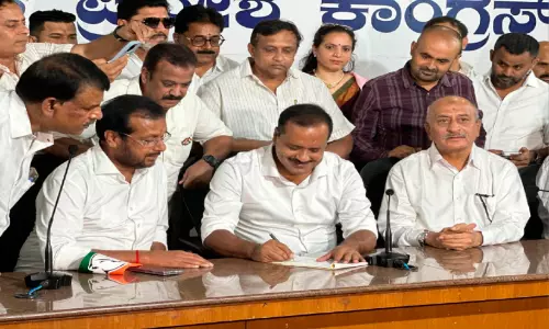 അ​ടി​സ്ഥാ​ന സൗ​ക​ര്യ വി​ക​സ​നം; എം.​പി റെ​യി​ല്‍വേ മ​ന്ത്രി​യു​മാ​യി കൂ​ടി​ക്കാ​ഴ്ച ന​ട​ത്തി