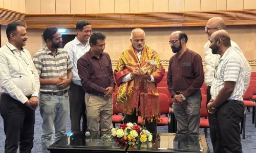 ഇന്ത്യൻ അംബാസഡർക്ക് മസ്കത്ത് പഞ്ചവാദ്യസംഘത്തിന്റെ സ്നേഹാദരവ്
