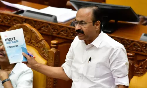 ധവളപത്രം പുറത്തിറക്കി: കേരളത്തിന് കടം 5.07 ലക്ഷം കോടി; സാമ്പത്തിക സ്ഥിതി ഗുരുതരം