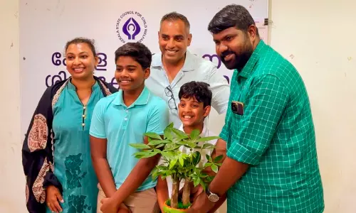 ഓർമയുടെ വേരുകൾതേടി കോളിൻ വീണ്ടുമെത്തി