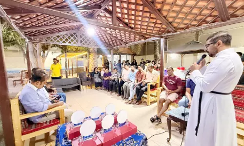 കുടുംബസംഗമവും യാത്രയപ്പും
