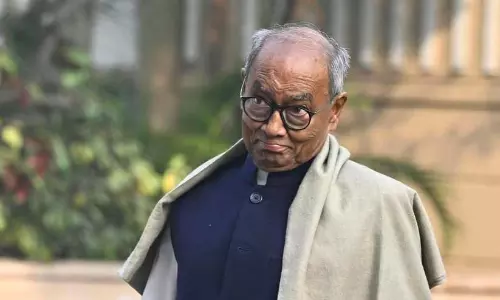 സി.ബി.എസ്.ഇ മൂല്യനിർണയം; കരാർ വ്യവസ്ഥകൾ മാറ്റിയതെന്തിന്? -ദിഗ്‍വിജയ് സിങ്