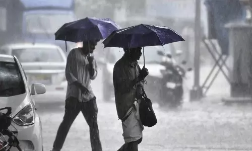 സംസ്ഥാനത്ത് കാലവർഷം കനക്കുന്നു: എട്ട് ജില്ലകളിൽ ഓറഞ്ച് അലർട്ട്; തീരങ്ങളിൽ ജാഗ്രതാ നിർദേശം