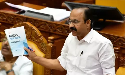 കടക്കെണിയിൽ ഉലഞ്ഞ് ഖജനാവ്; കേരള മോഡൽ പ്രതിസന്ധിയിൽ