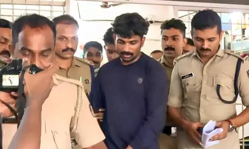 കൈയൊടിഞ്ഞ കുഞ്ഞിനെ ആശുപത്രിയിലെത്തിച്ചത് 12 ദിവസത്തിന് ശേഷം; മർദനം അമ്മയുടെ മൗനസമ്മതത്തോടെയെന്ന് അഷ്കറിന്റെ മൊഴി കൈയൊടിഞ്ഞ കുഞ്ഞിനെ ആശുപത്രിയിലെത്തിച്ചത് 12 ദിവസത്തിന് ശേഷം; മർദനം അമ്മയുടെ മൗനസമ്മതത്തോടെയെന്ന് അഷ്കറിന്റെ മൊഴി