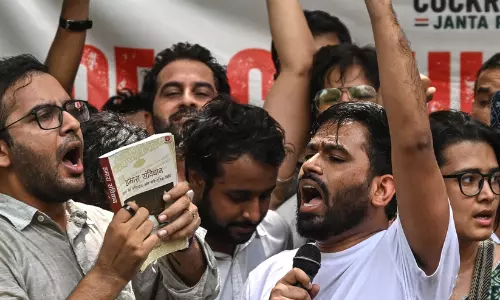 കോക്രോച്ച് ജനതാ പാർട്ടി പ്രതിഷേധം: പ്രവർത്തകരുടെ അഞ്ച് പ്രധാന ആവശ്യങ്ങൾ ഇവ...