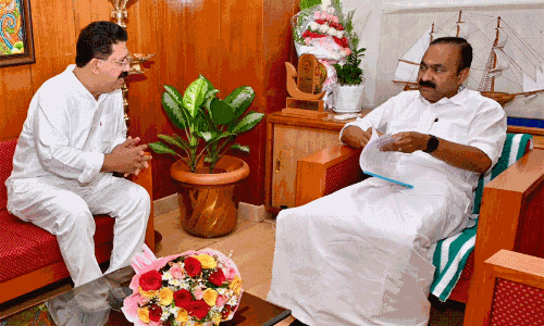 കണ്ണൂർ വിമാനത്താവളത്തിന് ‘പോയിൻറ് ഓഫ് കോൾ’ പദവി നൽകണം കണ്ണൂർ വിമാനത്താവളത്തിന് ‘പോയിൻറ് ഓഫ് കോൾ’ പദവി നൽകണം