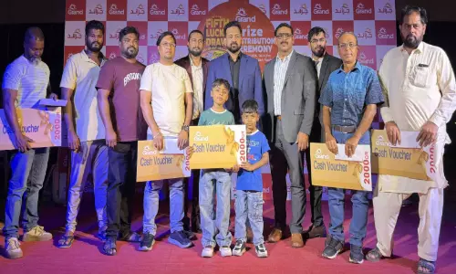ഗ്രാ​ൻ​ഡ് മാ​ൾ ഹൈ​പ്പ​ർ​മാ​ർ​ക്ക​റ്റ് ഡ്രൈ​വ് യു​വ​ർ ഡ്രീം ​മെ​ഗാ പ്ര​മോ​ഷ​ൻ