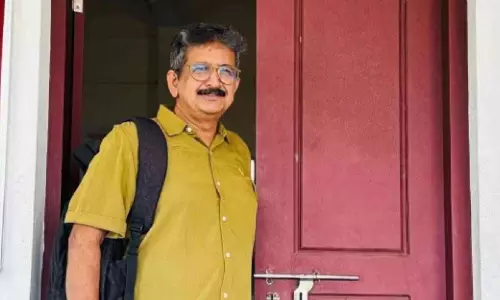 ഇനിയില്ല ആ ചിരി; ശ്രീഹരി മാഷ് വിടവാങ്ങി ഇനിയില്ല ആ ചിരി; ശ്രീഹരി മാഷ് വിടവാങ്ങി
