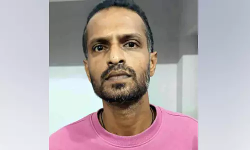 വീട്ടുവളപ്പിൽ കഞ്ചാവുചെടി; പ്രതി അറസ്റ്റിൽ വീട്ടുവളപ്പിൽ കഞ്ചാവുചെടി; പ്രതി അറസ്റ്റിൽ