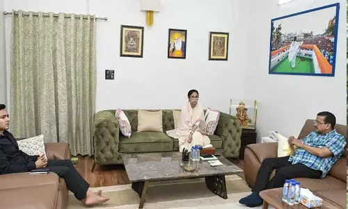 മമതയും കെജ്രിവാളും കൂടിക്കാഴ്ച നടത്തി; ഇൻഡ്യ മുന്നണി യോഗത്തിന് മുന്നോടിയായി നിർണായക ചർച്ച മമതയും കെജ്രിവാളും കൂടിക്കാഴ്ച നടത്തി; ഇൻഡ്യ മുന്നണി യോഗത്തിന് മുന്നോടിയായി നിർണായക ചർച്ച