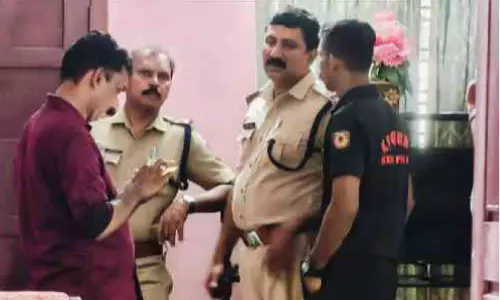 ഗൃഹനാഥനെ കെട്ടിയിട്ട് 46 പവനും അര ലക്ഷവും കവർന്നു ഗൃഹനാഥനെ കെട്ടിയിട്ട് 46 പവനും അര ലക്ഷവും കവർന്നു