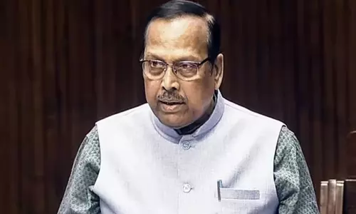 മമതയ്ക്ക് ഇരുട്ടടി; സുഖേന്ദു ശേഖർ റേ രാജ്യസഭാ എം.പി സ്ഥാനം രാജിവെച്ച് പാർട്ടി വിട്ടു