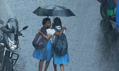 കനത്ത മഴ മുന്നറിയിപ്പ്; കണ്ണൂർ ജില്ലയിലെ വിദ്യാഭ്യാസ സ്ഥാപനങ്ങള്ക്ക് നാളെ അവധി കനത്ത മഴ മുന്നറിയിപ്പ്; കണ്ണൂർ ജില്ലയിലെ വിദ്യാഭ്യാസ സ്ഥാപനങ്ങള്ക്ക് നാളെ അവധി